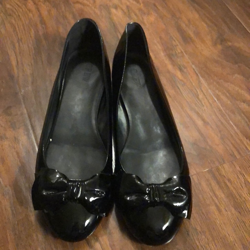 Jcrew Black patent leather flats with bow